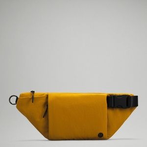 Lululemon Multi-Pocket Belt Bag